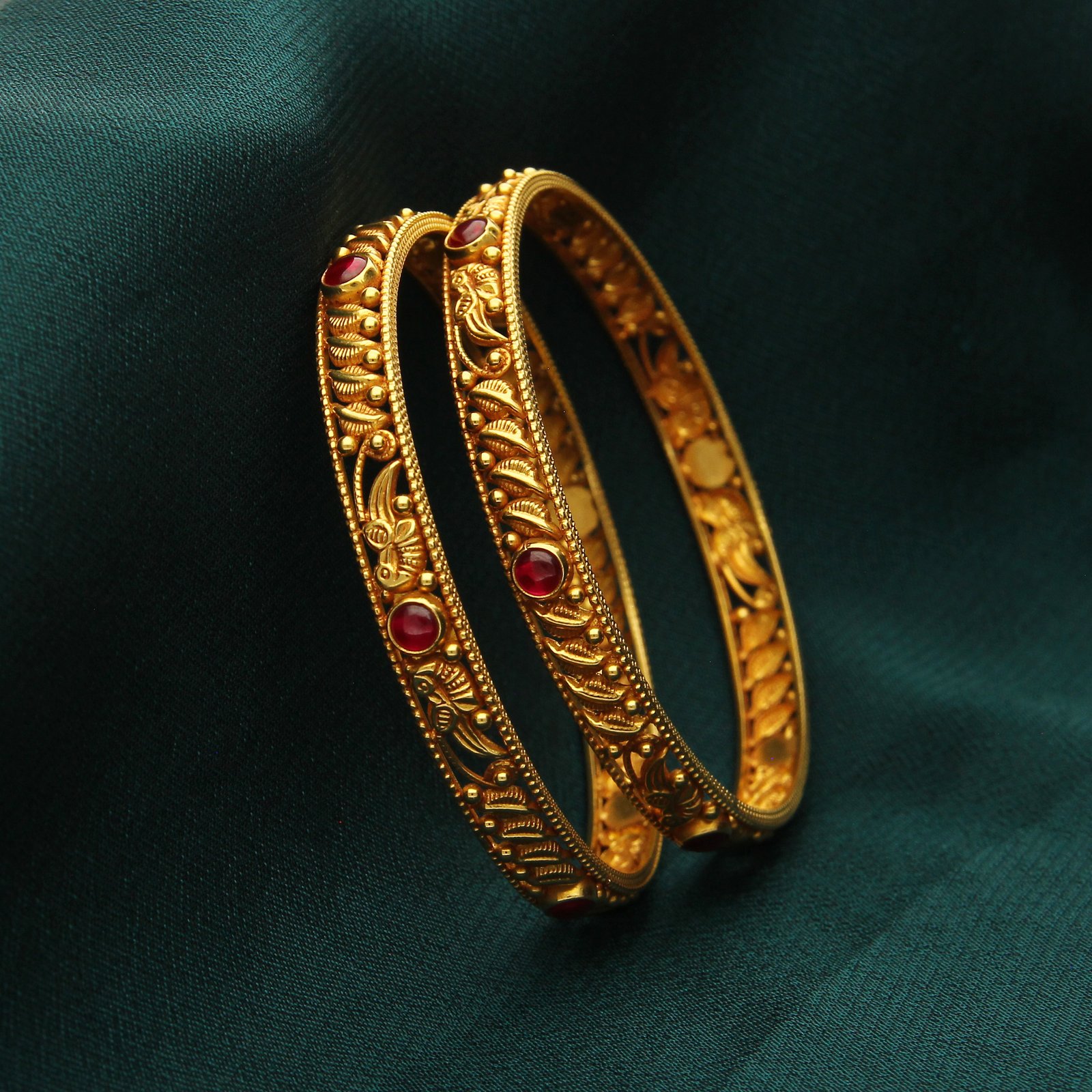 ANTIQUE DAKSHIN BANGLE